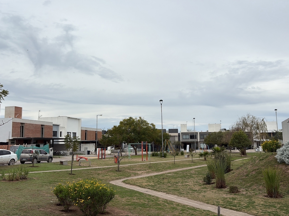 D�PLEX EN VENTA LA CALANDRIA 2 DORMITORIOS