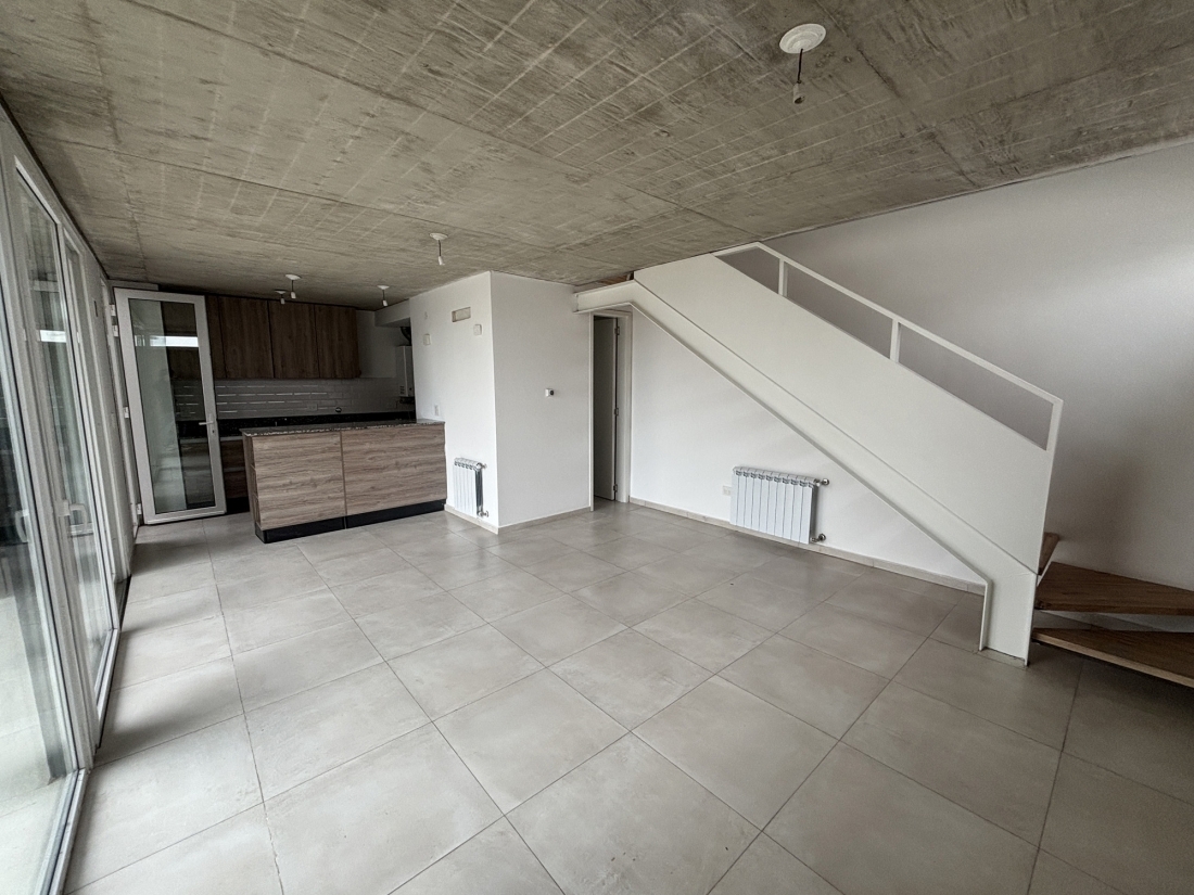 D�PLEX EN VENTA LA CALANDRIA 2 DORMITORIOS