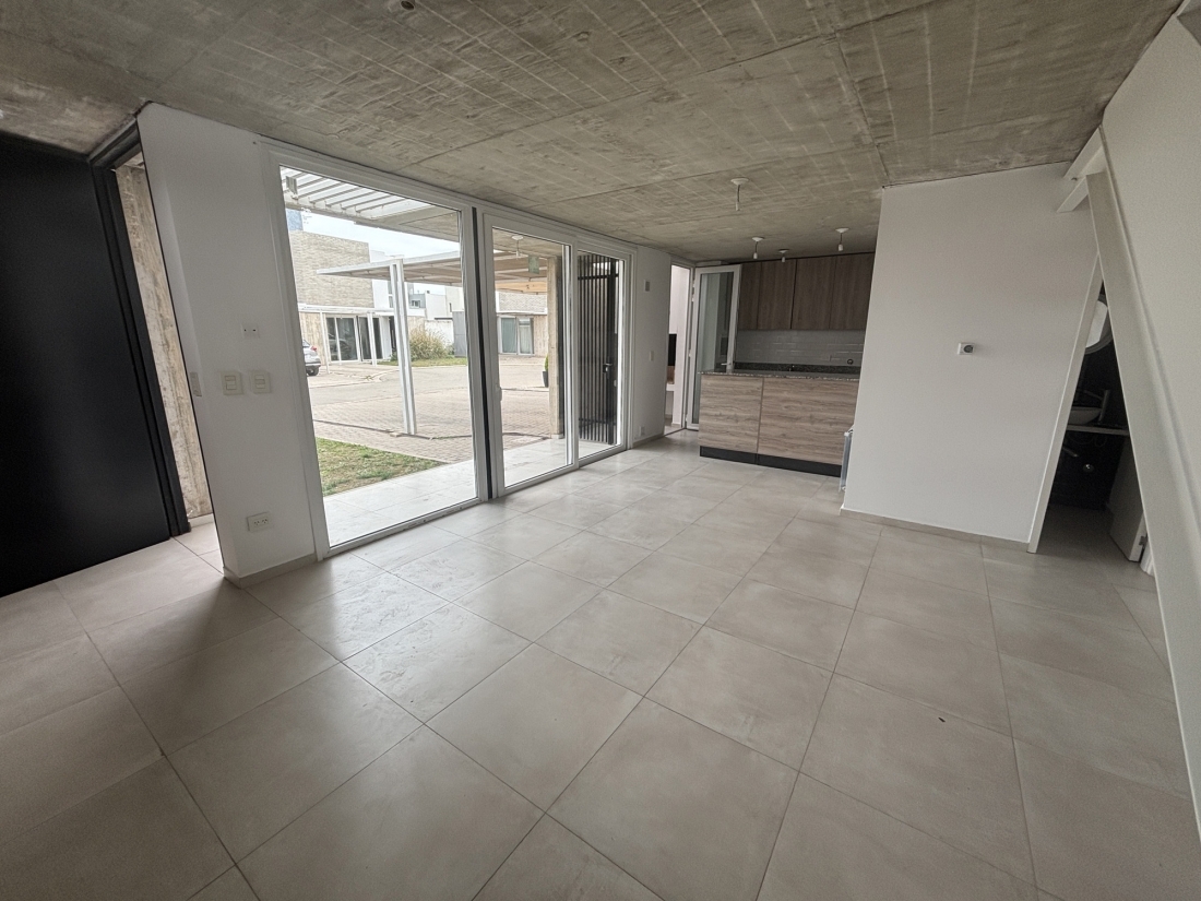 D�PLEX EN VENTA LA CALANDRIA 2 DORMITORIOS
