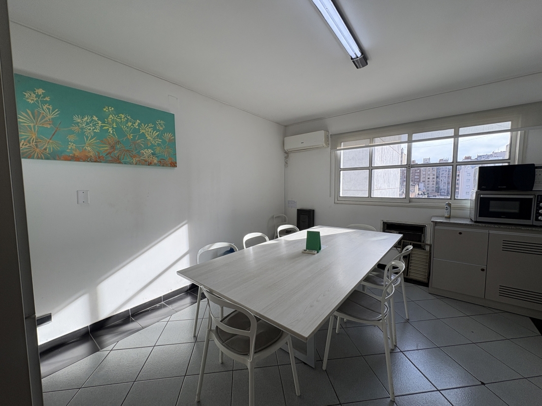 GRAN PROPIEDAD EN VENTA | CENTRO | IDEAL USO M�DICO/LABORATORIO O USO 