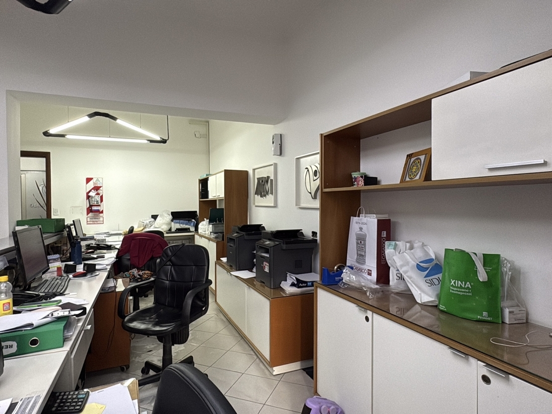 GRAN PROPIEDAD EN VENTA | CENTRO | IDEAL USO M�DICO/LABORATORIO O USO 