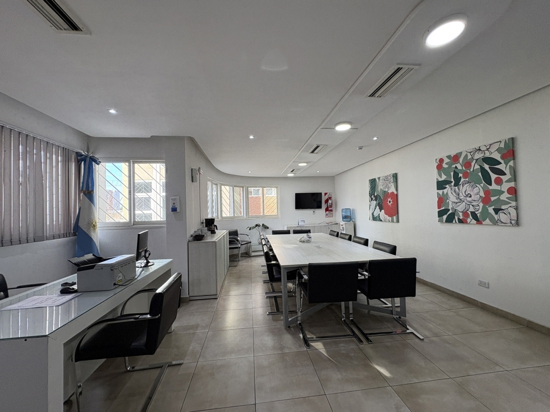 GRAN PROPIEDAD EN VENTA | CENTRO | IDEAL USO M�DICO/LABORATORIO O USO 