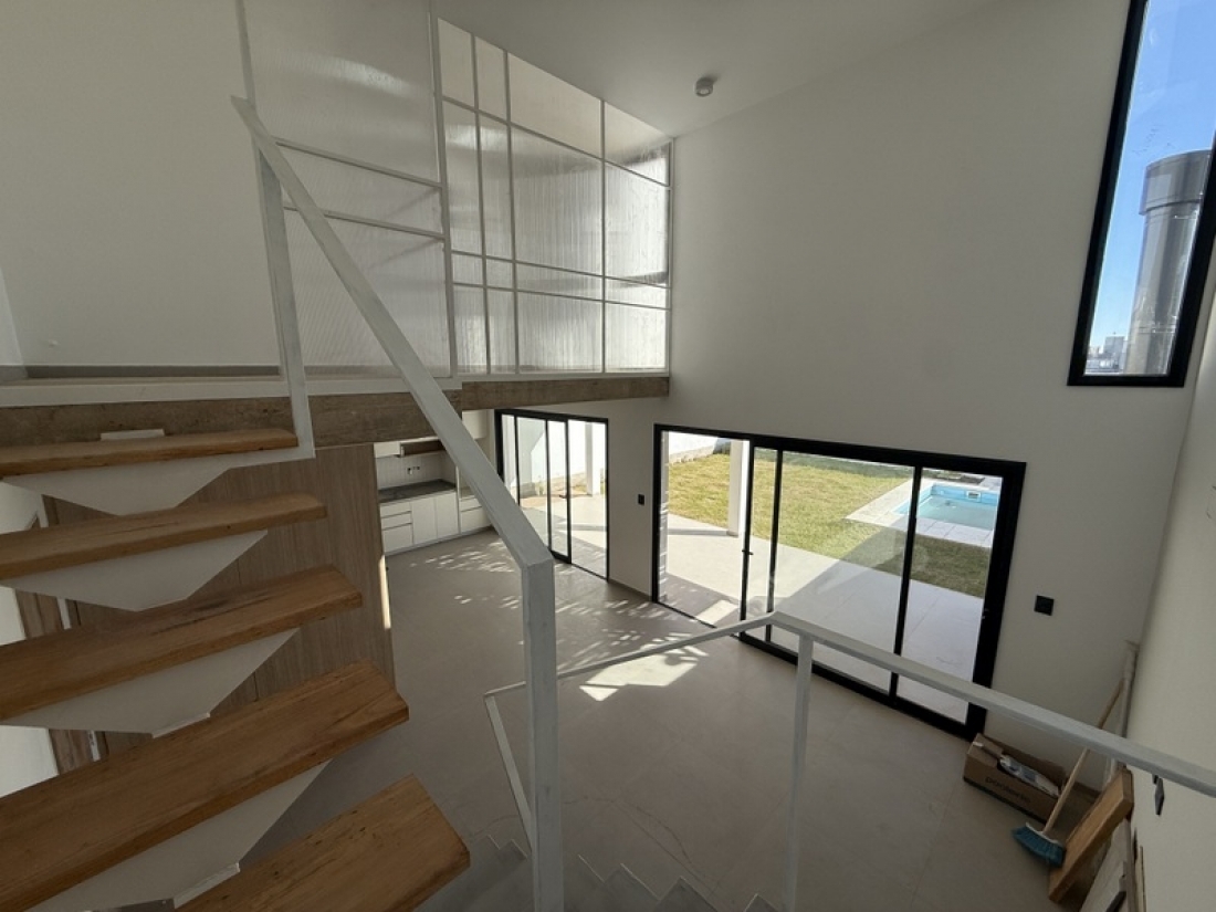 CASA EN VENTA EN DOCTA | 2 DORMITORIOS + PILETA | DISE�O Y CALIDAD