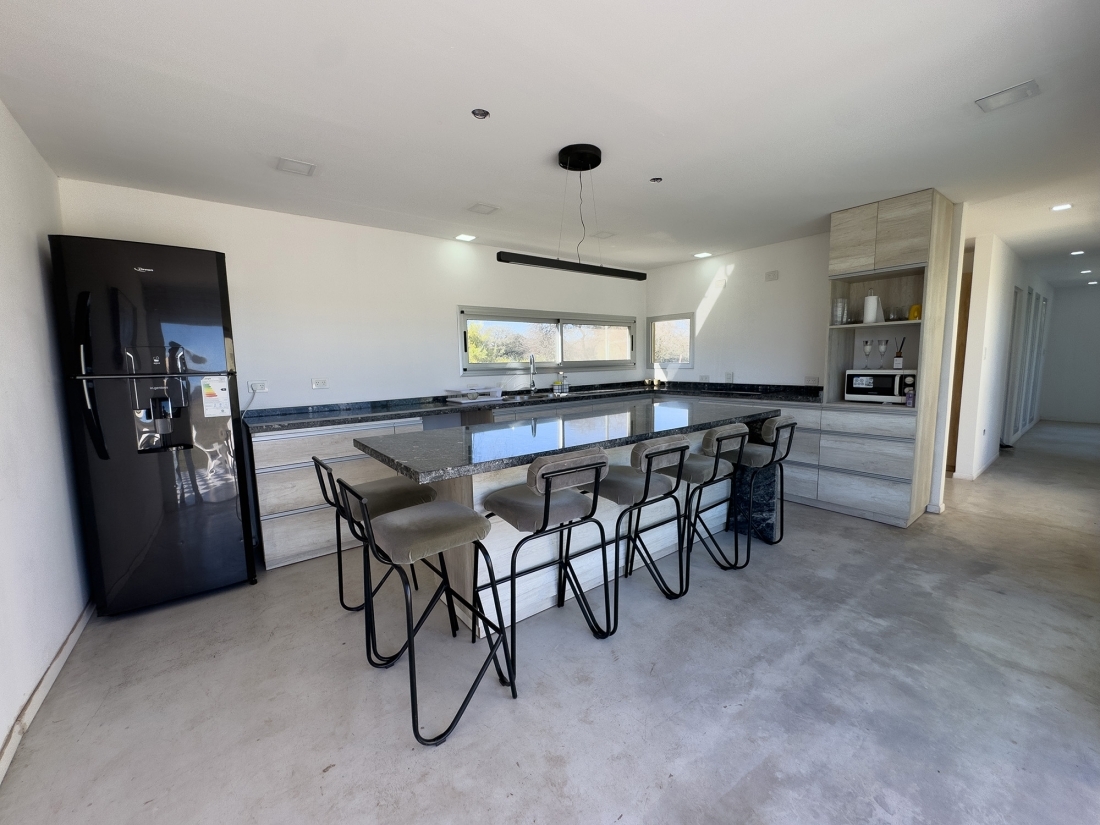 CASA EN VENTA EN LA BOLSA | 1.522 M� DE TERRENO + PILETA 