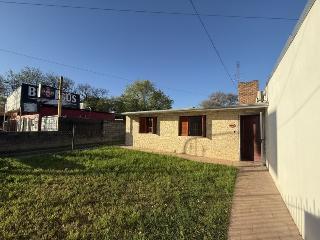 CASA EN VENTA 2 DORMITORIOS + LOCAL + GALP�N
