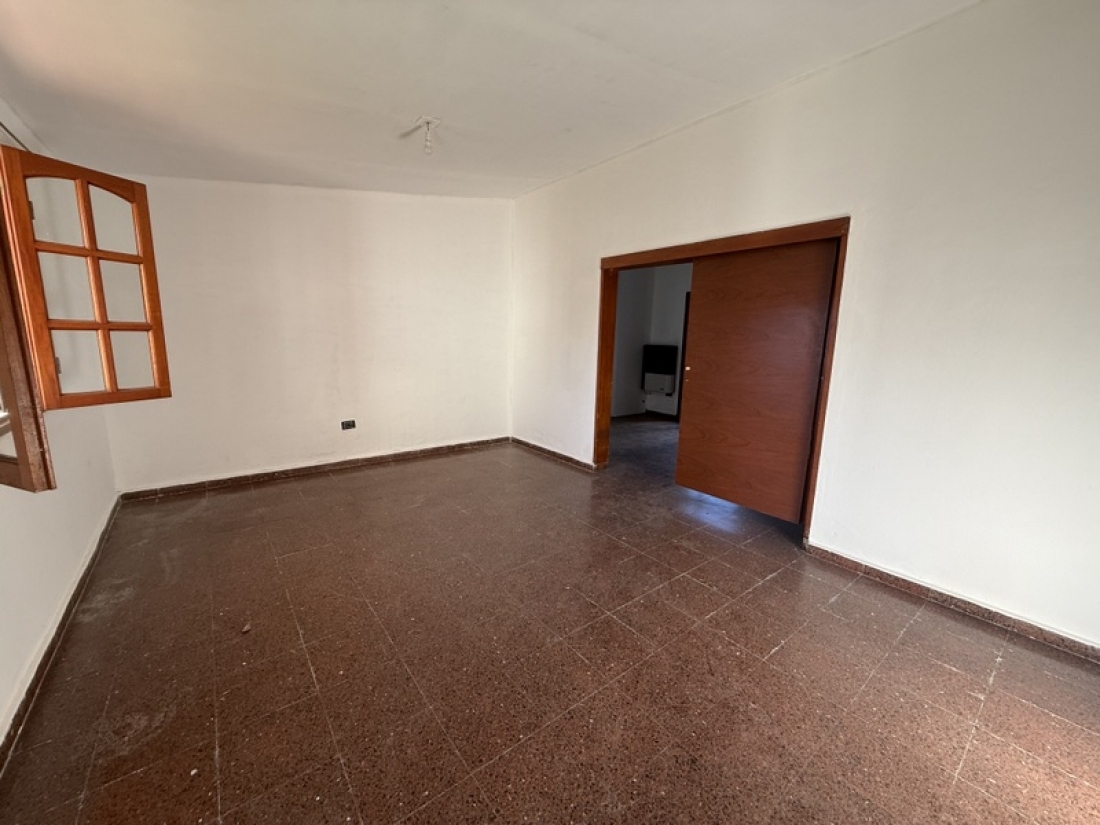CASA EN VENTA 2 DORMITORIOS + LOCAL + GALP�N