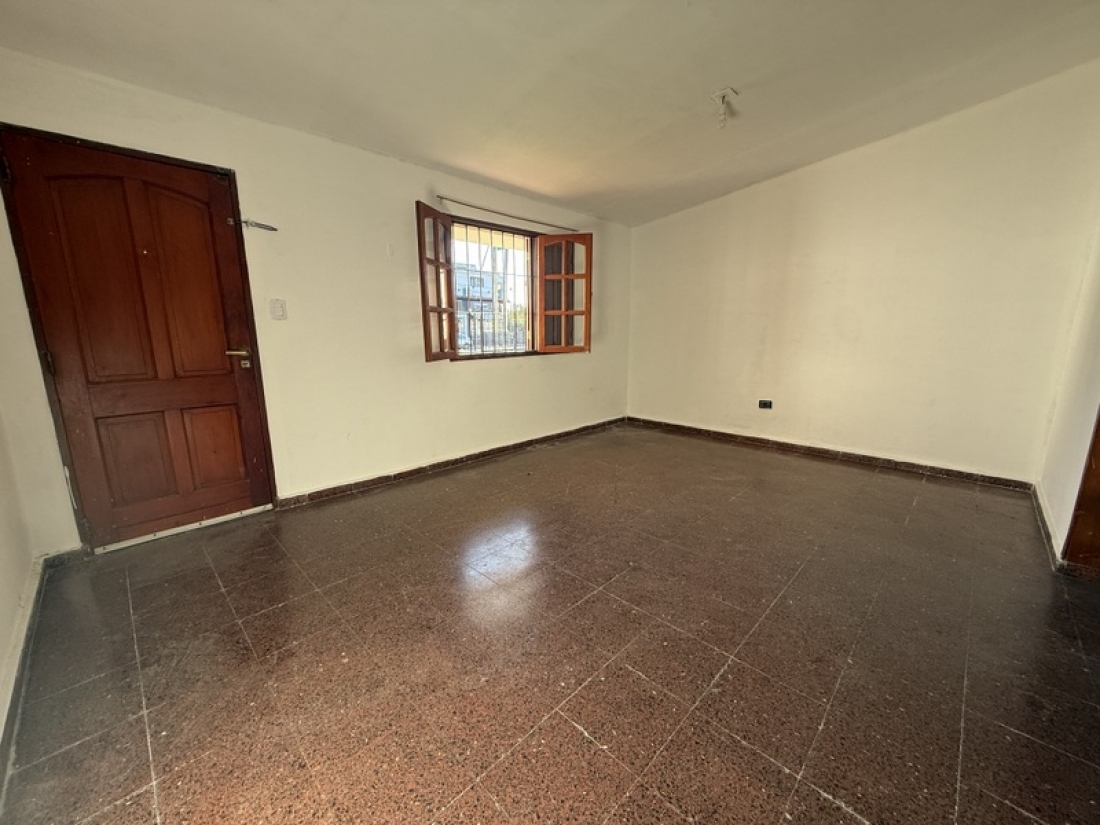 CASA EN VENTA 2 DORMITORIOS + LOCAL + GALP�N