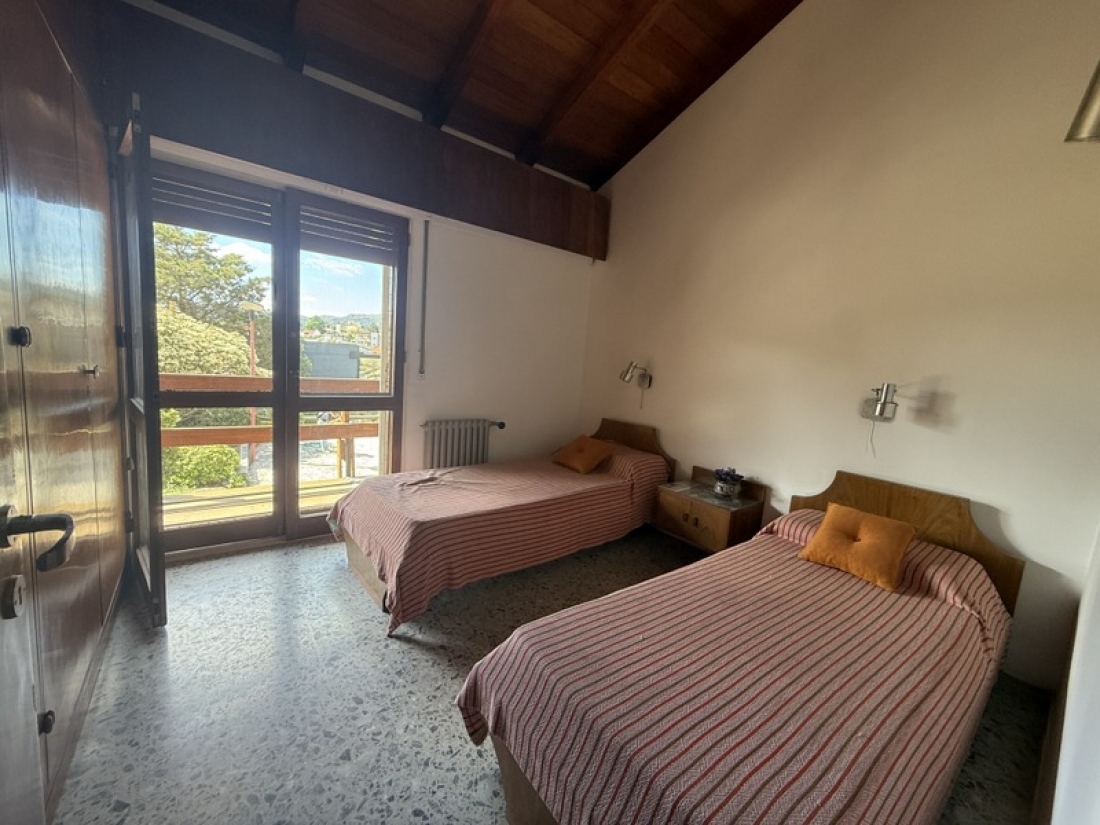 CASA EN VENTA - 1400 m2 - SALIDA DIRECTA AL LAGO | CARLOS PAZ