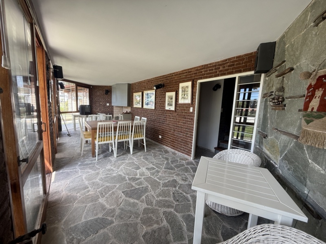 CASA EN VENTA - 1400 m2 - SALIDA DIRECTA AL LAGO | CARLOS PAZ
