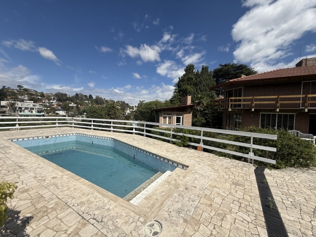 CASA EN VENTA - 1400 m2 - SALIDA DIRECTA AL LAGO | CARLOS PAZ