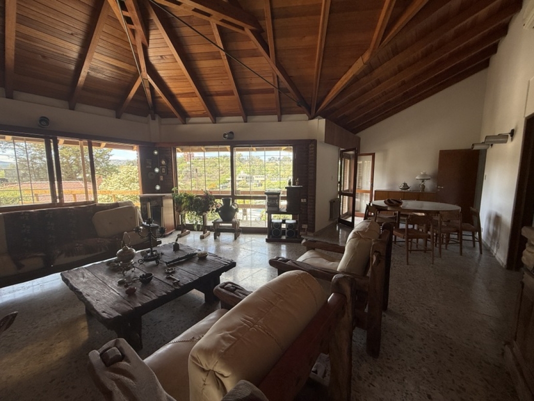 CASA EN VENTA - 1400 m2 - SALIDA DIRECTA AL LAGO | CARLOS PAZ