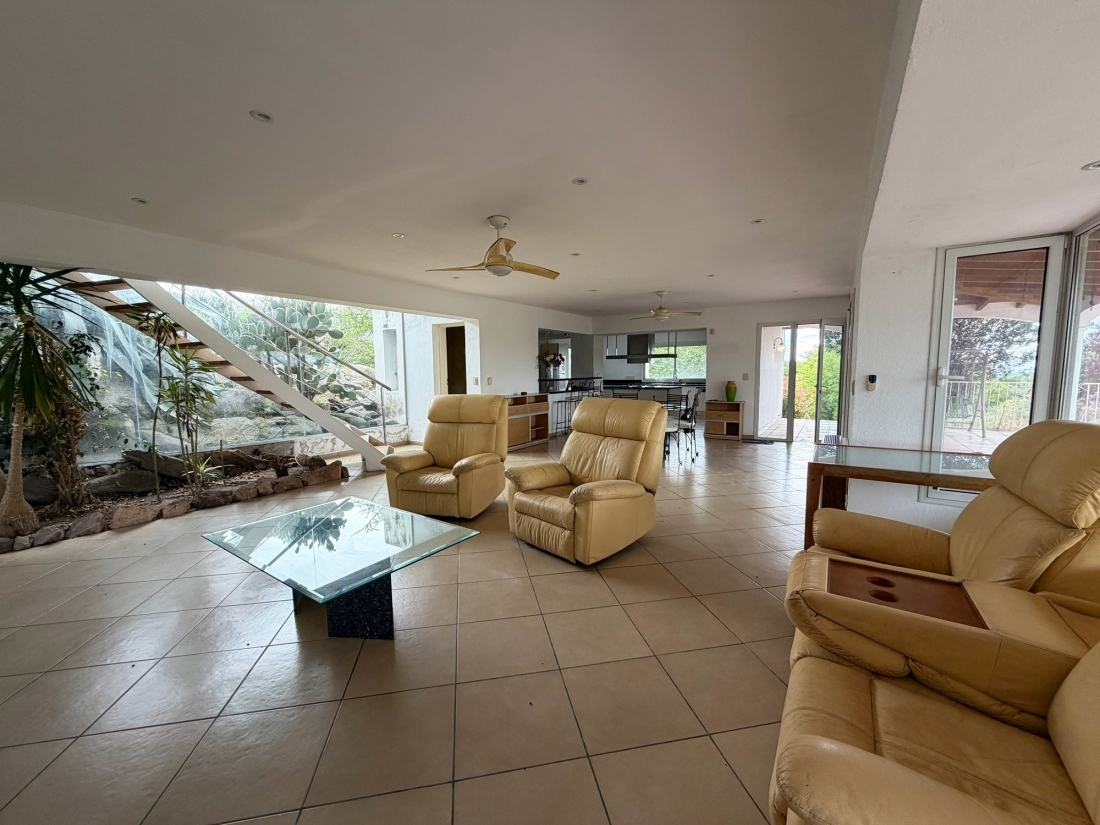 CASA EN VENTA | LA ESCONDIDA � FALDA DEL CARMEN | 8.000 m�
