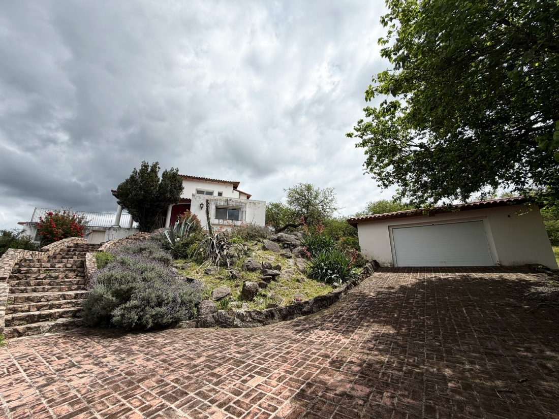 CASA EN VENTA | LA ESCONDIDA � FALDA DEL CARMEN | 8.000 m�