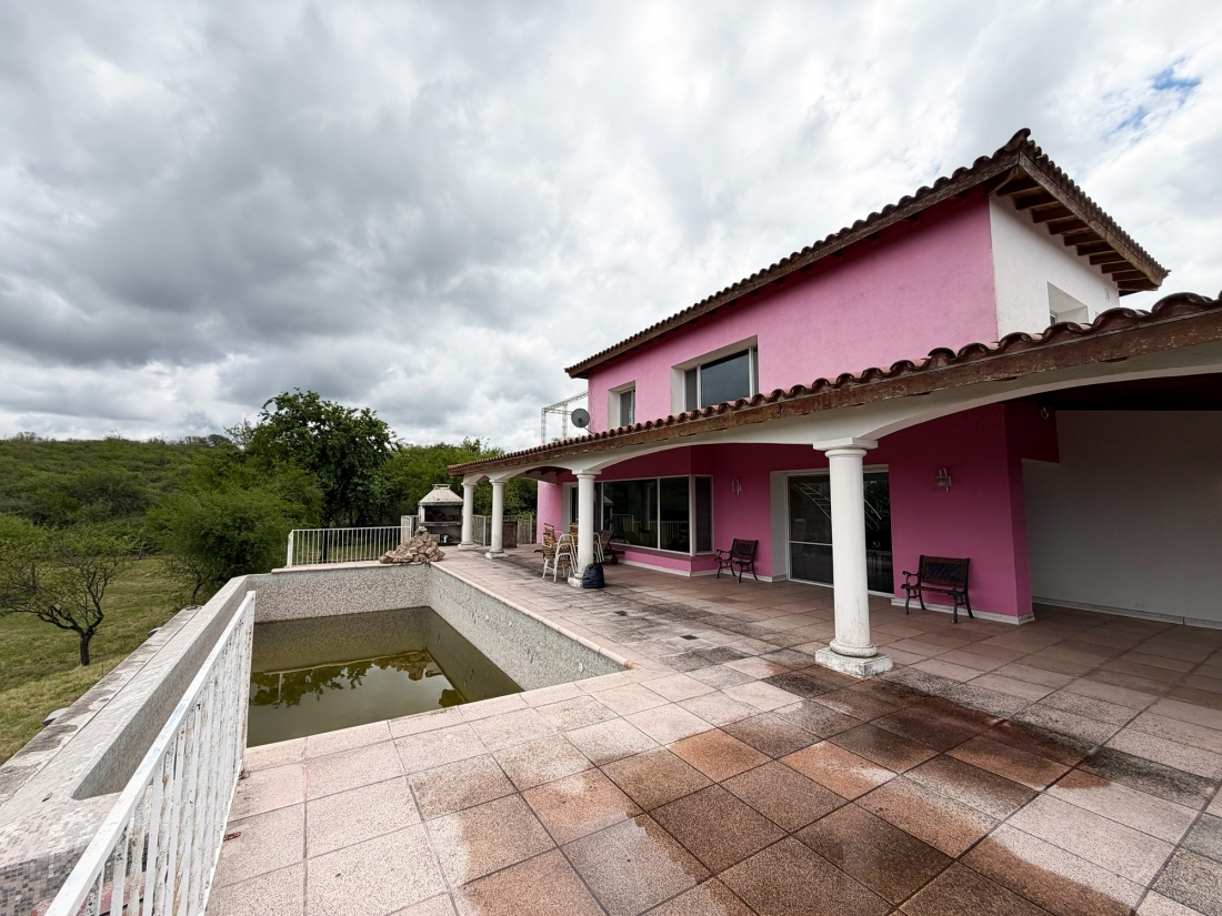 CASA EN VENTA | LA ESCONDIDA � FALDA DEL CARMEN | 8.000 m�