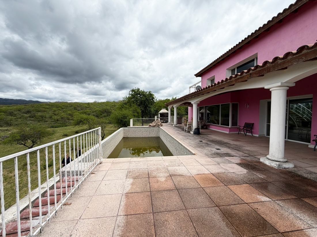 CASA EN VENTA | LA ESCONDIDA � FALDA DEL CARMEN | 8.000 m�